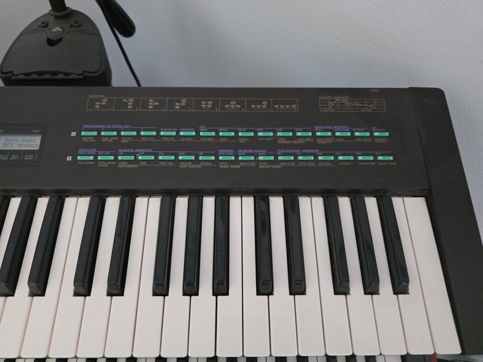 YAMAHA DX21 de segunda mano · Foto 3 de 3 · Sevilla · 200 €