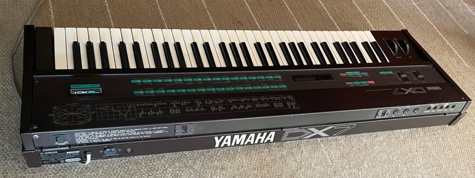Yamaha DX7 de segunda mano · Foto 5 de 10 · Toledo · 690 €