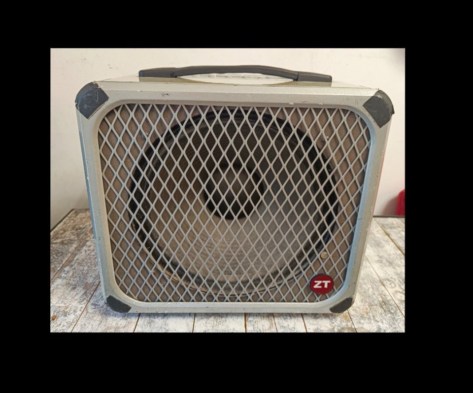 Amplificador ZT CLUB 1x12 200W de segunda mano · Foto 1 de 7 · Zaragoza · 390 €
