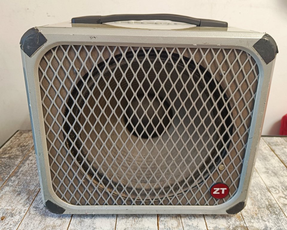 Amplificador ZT CLUB 1x12 200W de segunda mano · Foto 2 de 7 · Zaragoza · 390 €