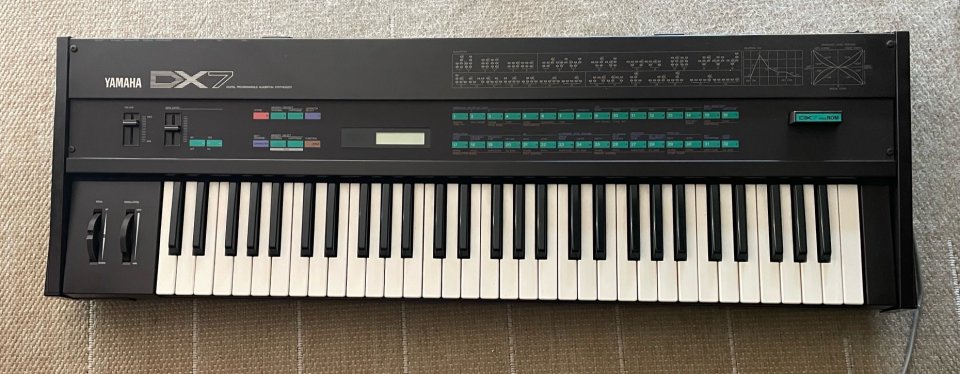 Yamaha DX7 de segunda mano · Foto 7 de 10 · Toledo · 690 €
