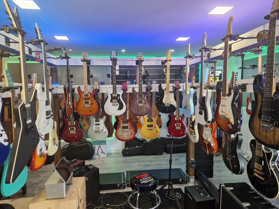 Descuento en todo mi Stock 10% por debajo del mejor precio de internet. de segunda mano · Foto 2 de 2 · Navarra · 999 €