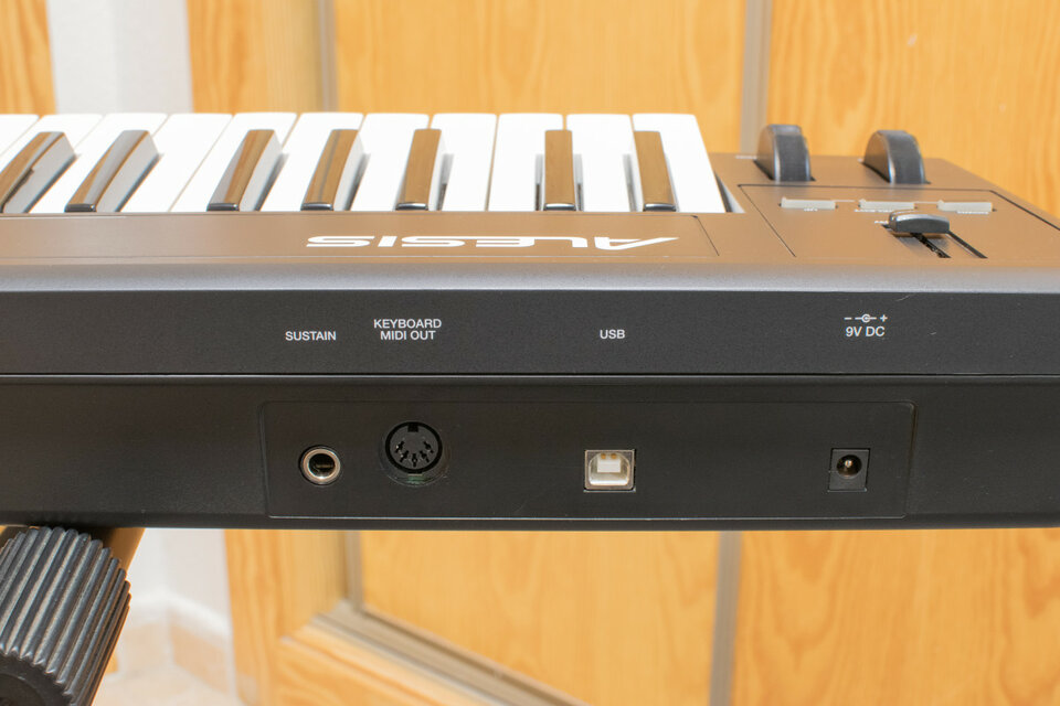 Alesis Q61 61-Key USB/MIDI Keyboard Controller