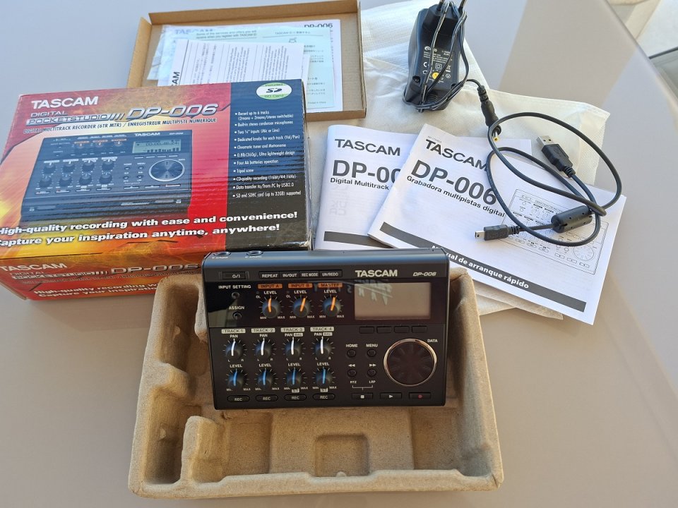 Grabador Digital TASCAM DP-006. de segunda mano · Foto 2 de 7 · Alicante · 85 €