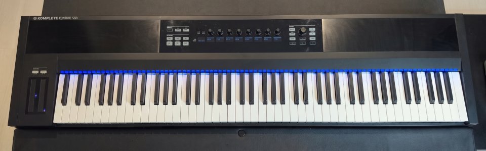 Native Instruments Komplete Kontrol S88 MK1 de segunda mano · SC Tenerife · 250 €