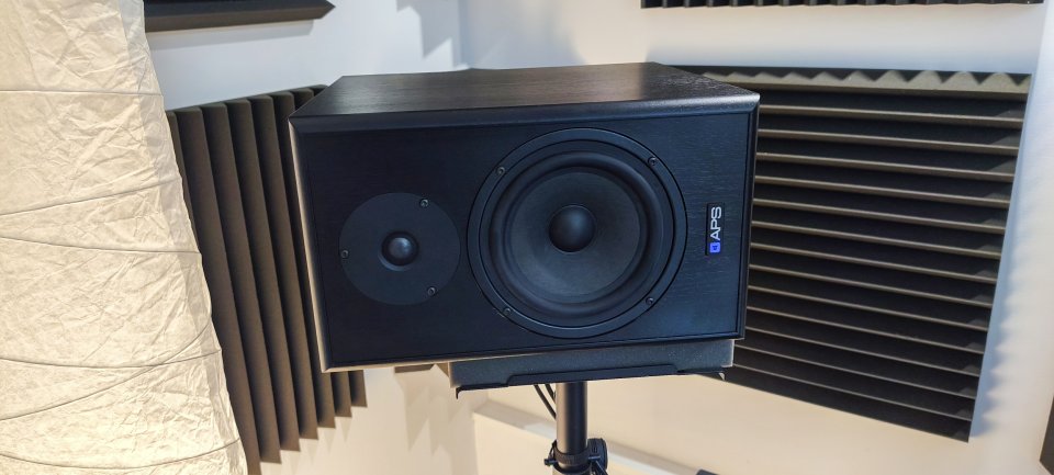 Monitores de Estudio APS Klasik-2020 +Soportes +Auralex +2 Cables Cordial de segunda mano · SC Tenerife · 800 €