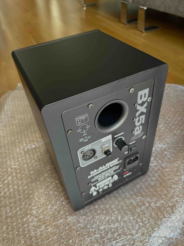 Monitores M-Audio BX5a DeLuxe. de segunda mano · Foto 4 de 4 · Toledo · 145 €
