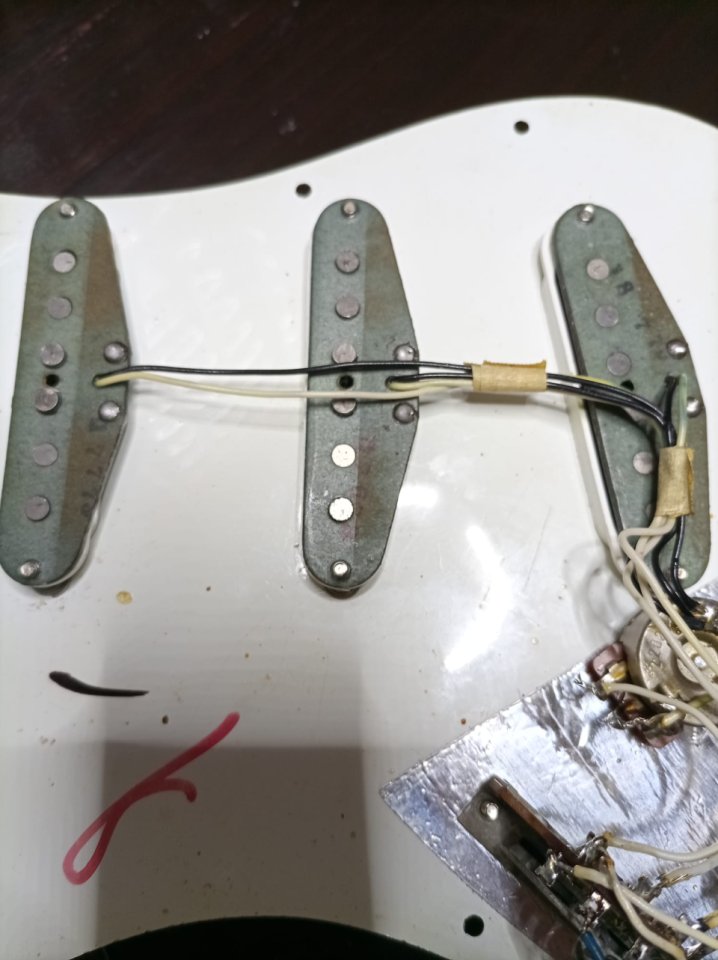 Fender Stratocaster de segunda mano · Foto 6 de 10 · Granada · 6000 €