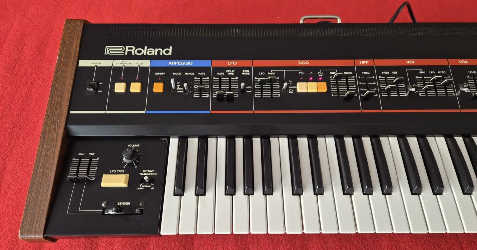 ROLAND JUNO 60 de segunda mano · Foto 2 de 6 · Girona · 3250 €