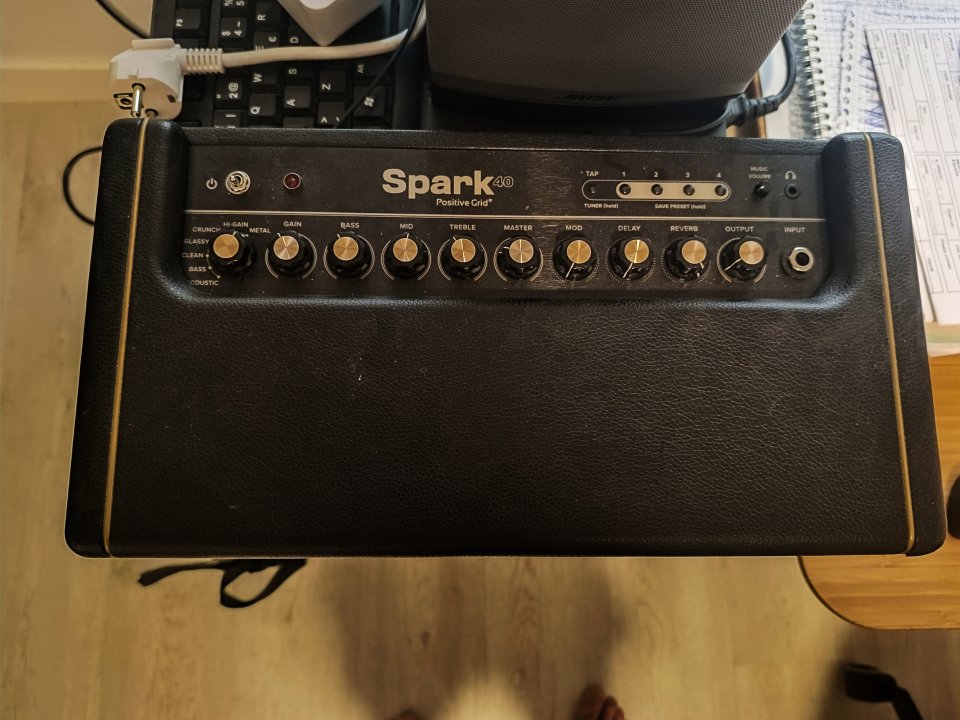 Positive Grid Spark 40 amplificador guitarra de segunda mano · Foto 2 de 2 · Madrid · 150 €
