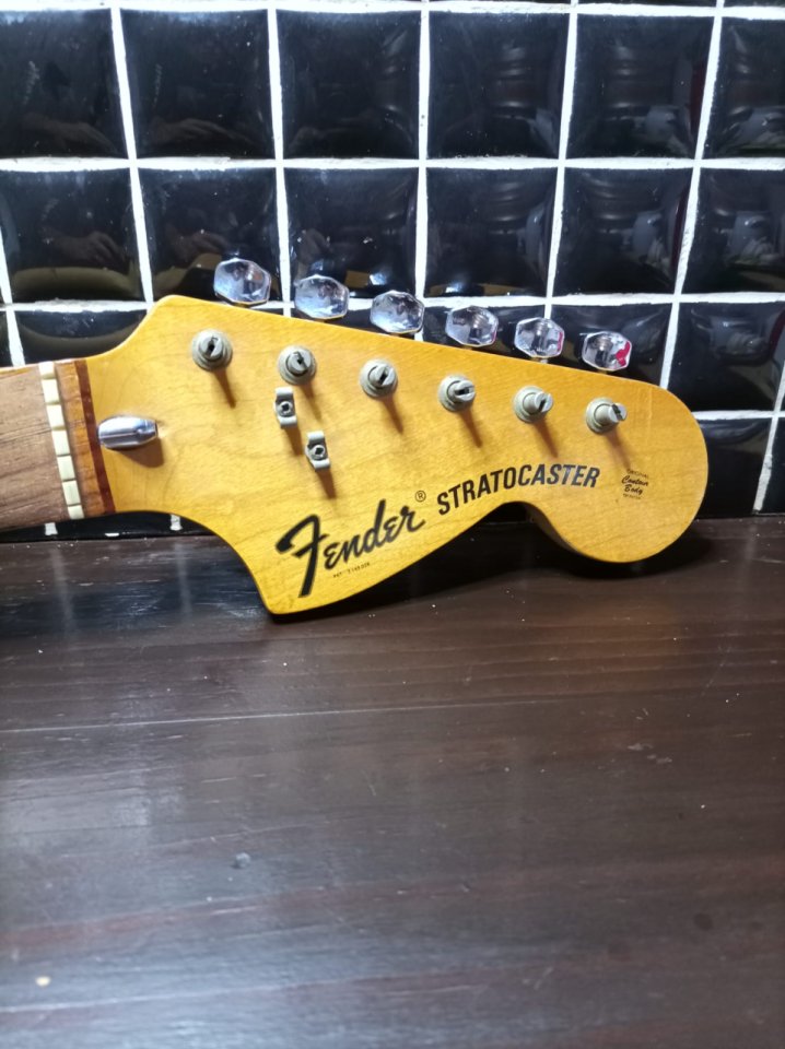Fender Stratocaster de segunda mano · Foto 8 de 10 · Granada · 6000 €