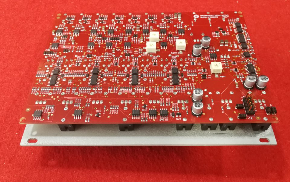Verbos Electronics Harmonic Oscillator de segunda mano · Foto 2 de 2 · Girona · 559 €