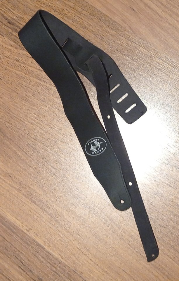 Correa ajustable para guitarra de segunda mano · Foto 1 de 2 · Cuenca · 10 €