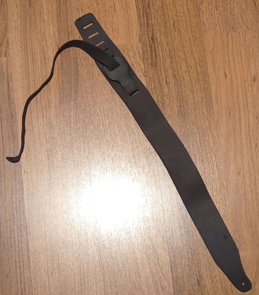 Correa ajustable para guitarra de segunda mano · Foto 2 de 2 · Cuenca · 10 €