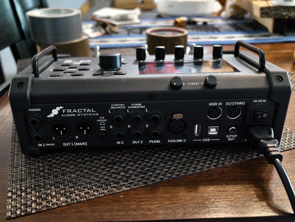 Fractal Audio FM3 Mark II Turbo + Cab packs & IRs extra de segunda mano · Foto 3 de 4 · Madrid · 1099 €