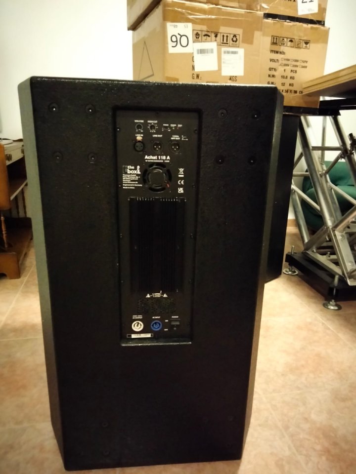 The box pro Achat 118 A - Subwoofer Activo