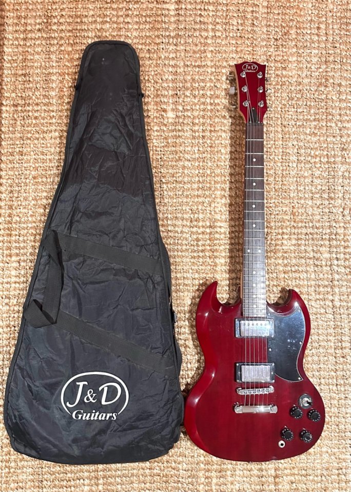 Guitarra J&D