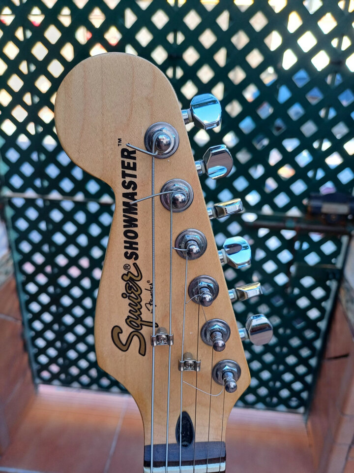 Squier Showmaster