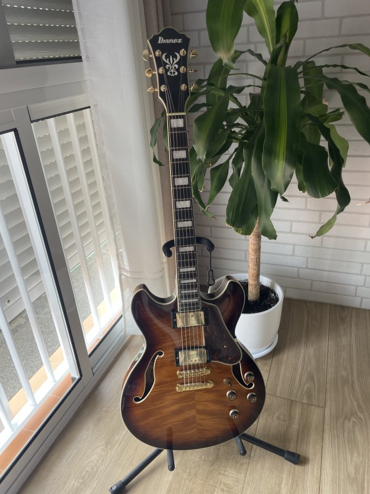 Ibanez AS93 de segunda mano · Foto 1 de 4 · Cádiz · 400 €
