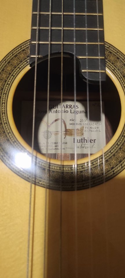 Guitarra clásica de segunda mano · Foto 2 de 8 · Segovia · 2800 €