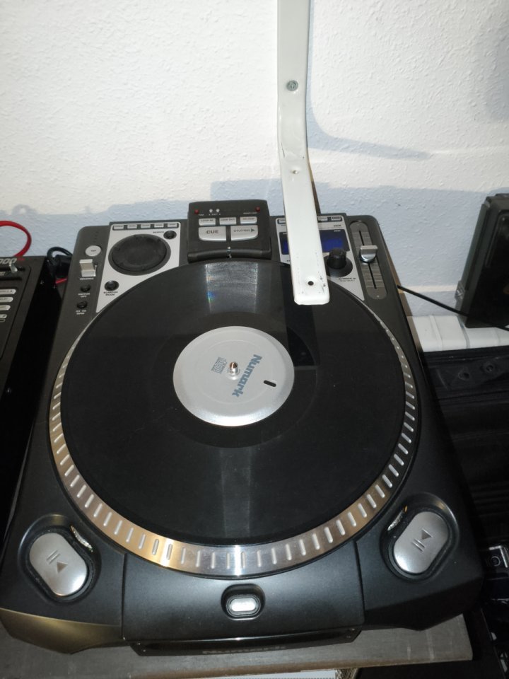 Pareja de Numark's CDX de segunda mano · Foto 1 de 2 · Barcelona · 300 €