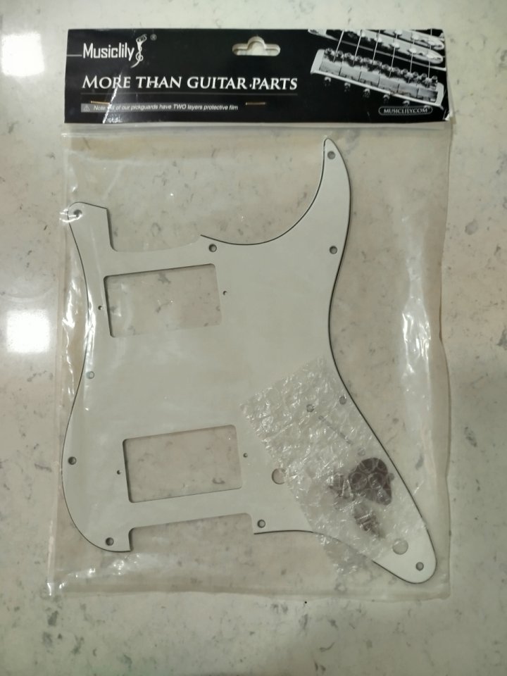 Golpeadores Pickguards stratocaster de segunda mano · Foto 2 de 3 · Bizkaia · 10 €