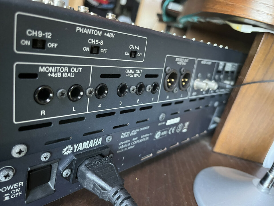 Yamaha 01V 96 v2 mesa digital/Tb cambio