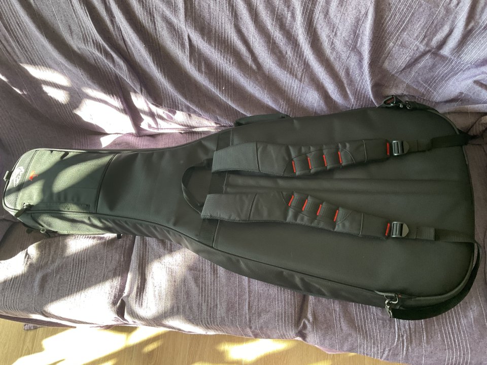 FUNDA GATOR PARA 335 Serie ProGo Ultimate