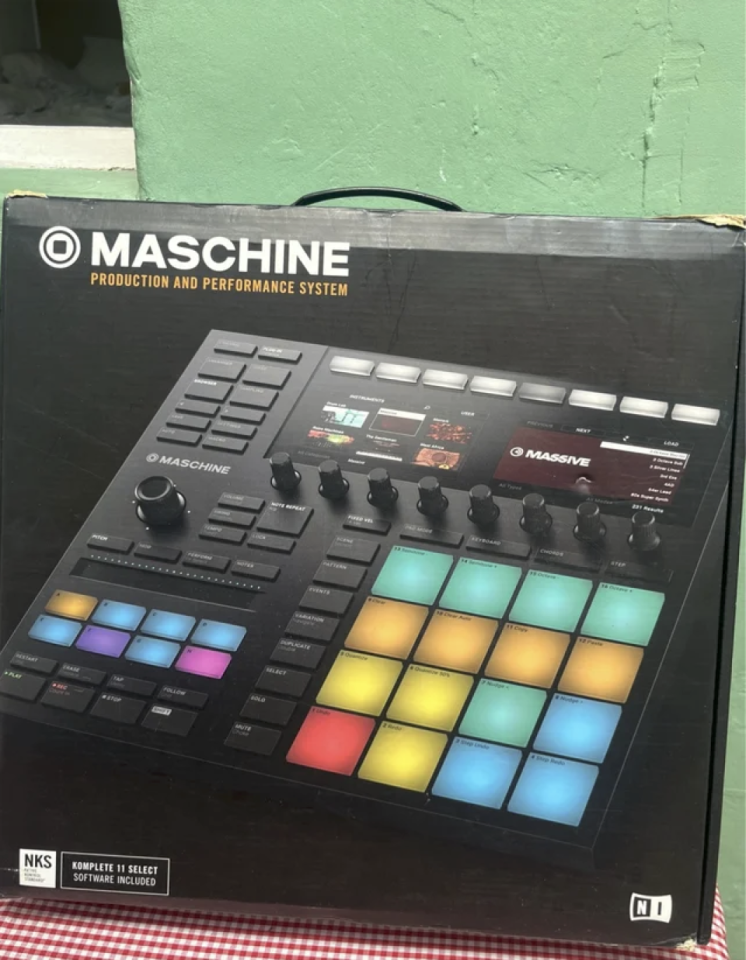 Controlador Maschine MK3 Native Instruments de segunda mano · Foto 1 de 4 · Barcelona · 240 €