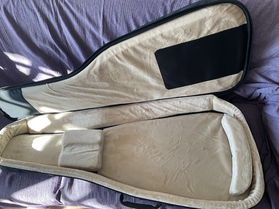 FUNDA GATOR PARA 335 Serie ProGo Ultimate