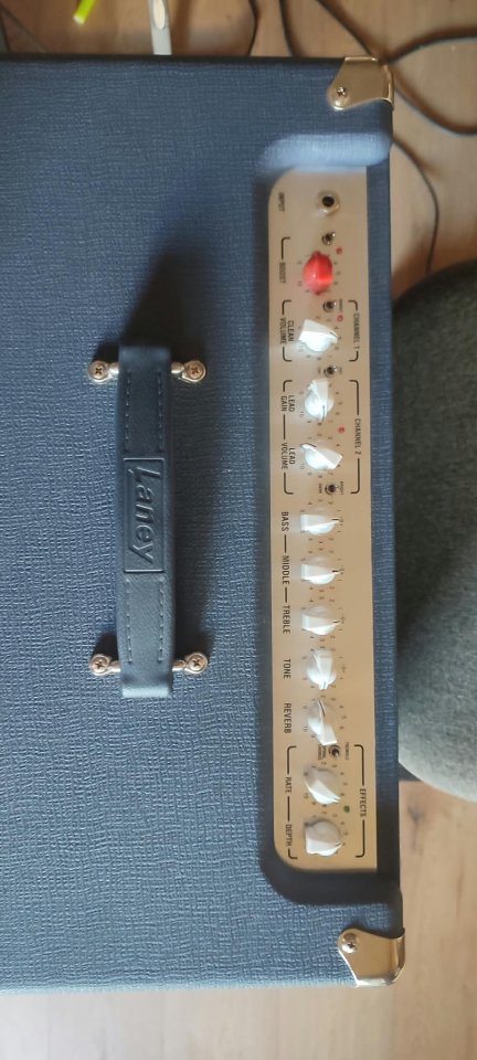 Amplificador Laney LF Super 60 de segunda mano · Foto 2 de 3 · Valencia · 230 €