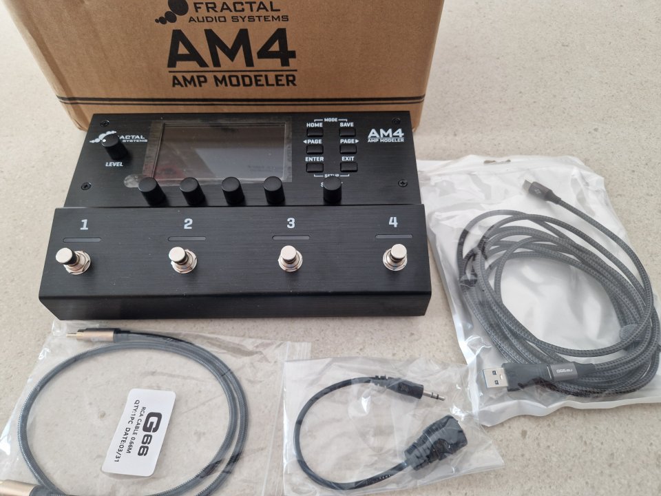 Fractal Am4 de segunda mano · Foto 1 de 5 · Madrid · 700 €