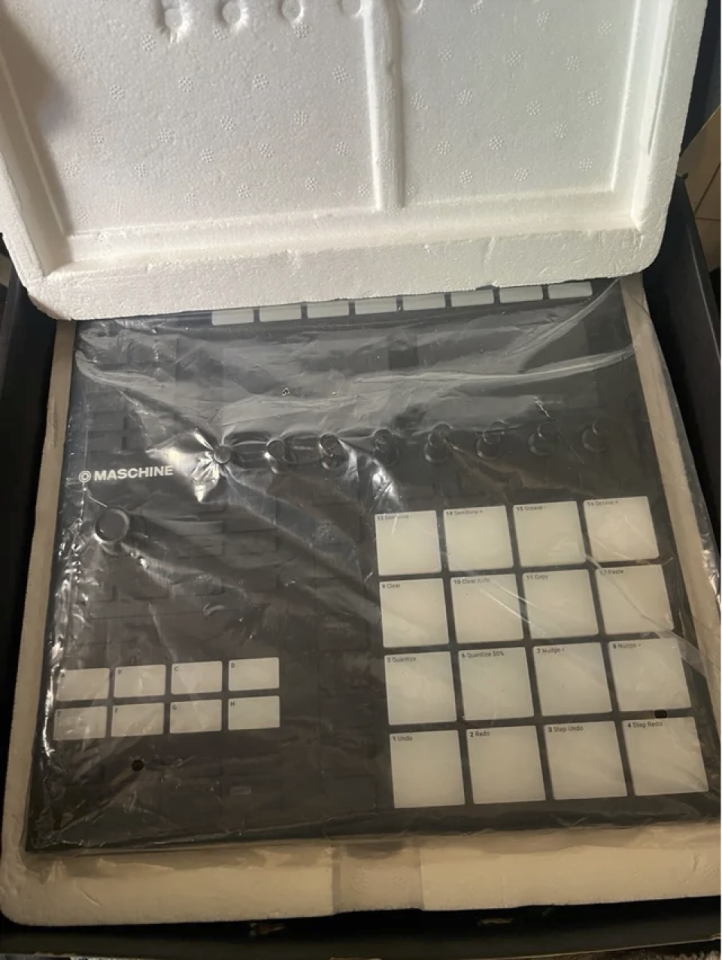 Controlador Maschine MK3 Native Instruments de segunda mano · Foto 3 de 4 · Barcelona · 240 €