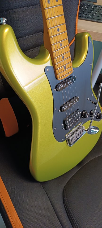 Fender Stratocaster Ultra II HSS solar flear