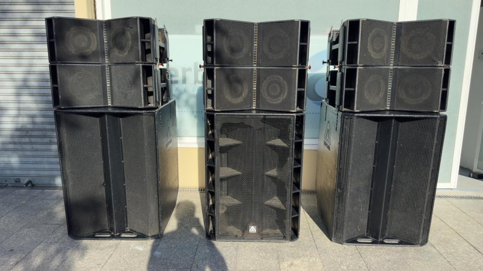 Line Array Master Audio MA210D + MAW218D 18.000W RMS de segunda mano · Foto 2 de 7 · Araba · 9000 €