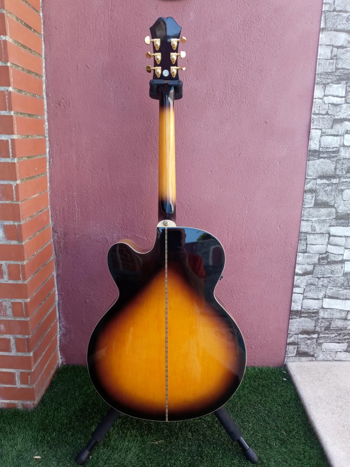 Epiphone EJ 200 SCE/VS + estuche de segunda mano · Foto 2 de 6 · Sevilla · 325 €