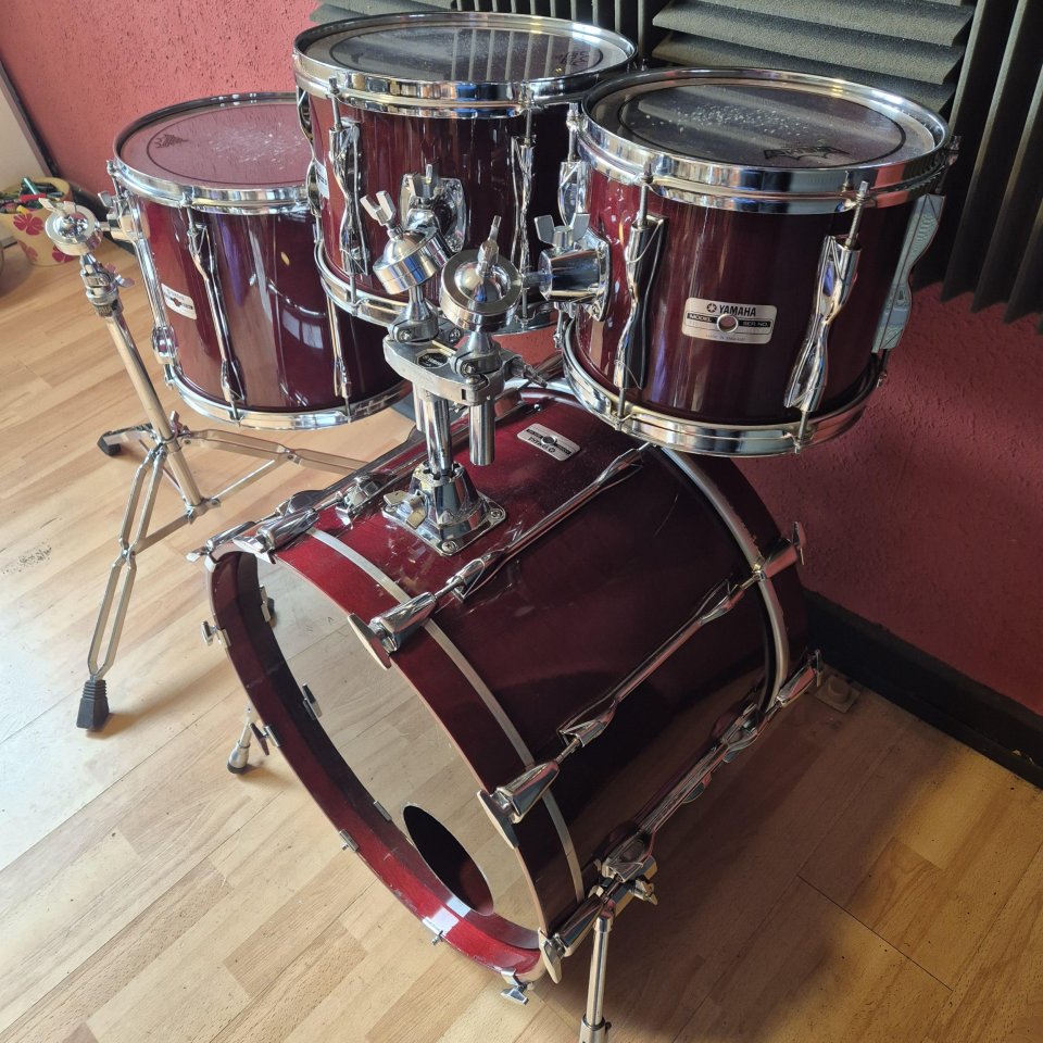 Batería YAMAHA 9000 Recording Custom 20" 10" 12" 14" Cherry Wood de segunda mano · Foto 3 de 4 · Cantabria · 2950 €