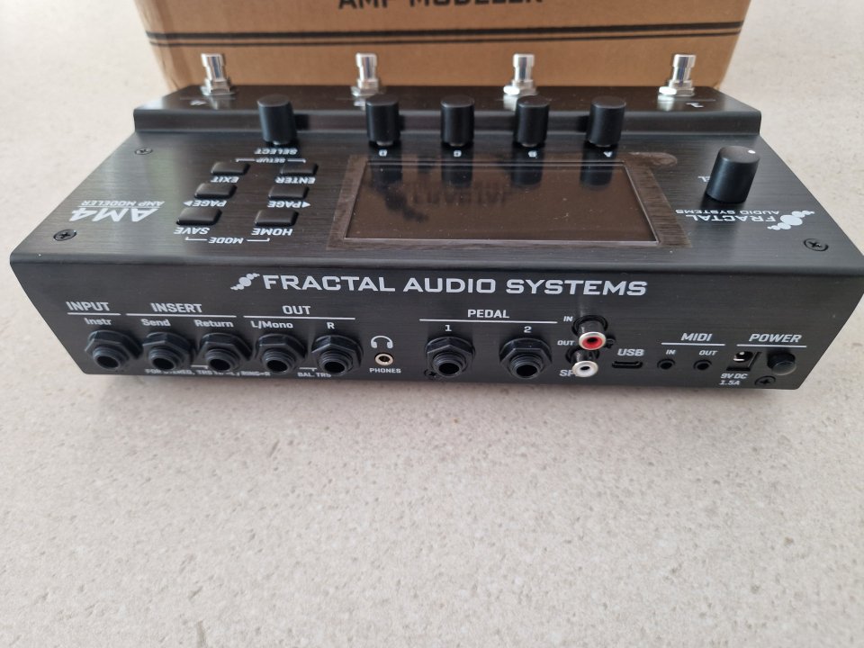 Fractal Am4 de segunda mano · Foto 3 de 5 · Madrid · 700 €