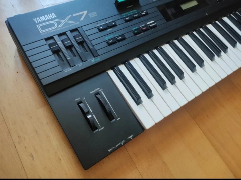 Yamaha DX7s