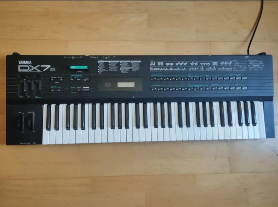 Yamaha DX7s