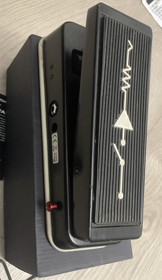 Wha Dunlop Custom Audio Electronics MC-404 de segunda mano · Foto 1 de 6 · Girona · 125 €