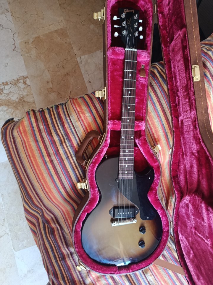 Gibson LesPaul junior de segunda mano · Foto 2 de 7 · Cádiz · 800 €