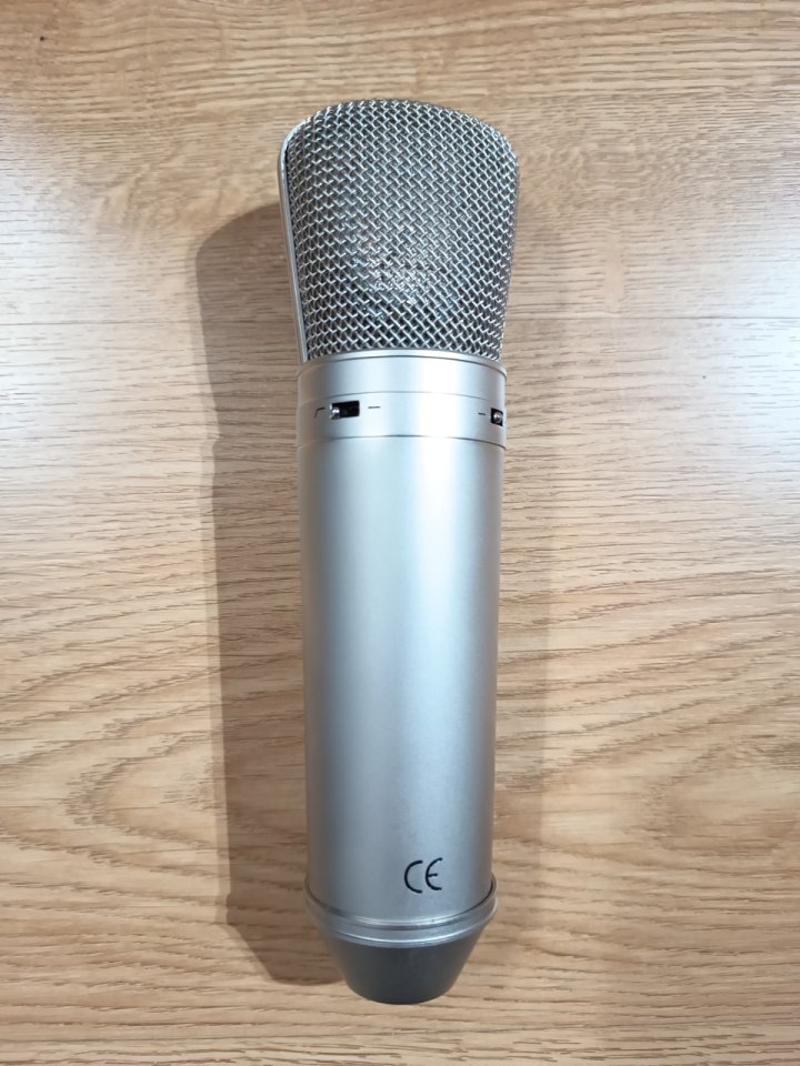 Micrófono de condensador Behringer B2 Pro de segunda mano · Foto 2 de 4 · Madrid · 60 €