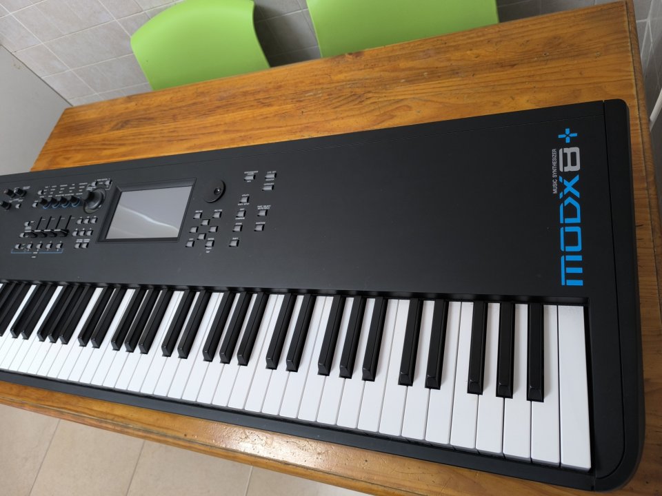 Yamaha modx8plus de segunda mano · Foto 2 de 8 · Tarragona · 1100 €