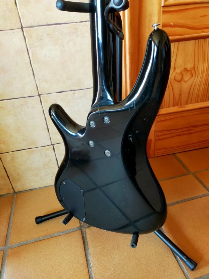Ibanez SR800 Japan / 1994 / Fujigen / Japón de segunda mano · Foto 4 de 5 · León · 500 €