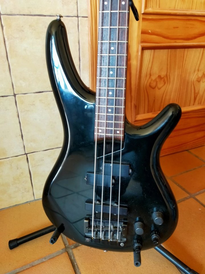 Ibanez SR800 Japan / 1994 / Fujigen / Japón de segunda mano · Foto 5 de 5 · León · 500 €