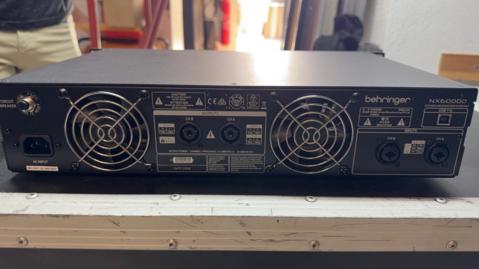 Etapa de Potencia con DSP Behringer NX6000D de segunda mano · Foto 4 de 4 · Araba · 350 €