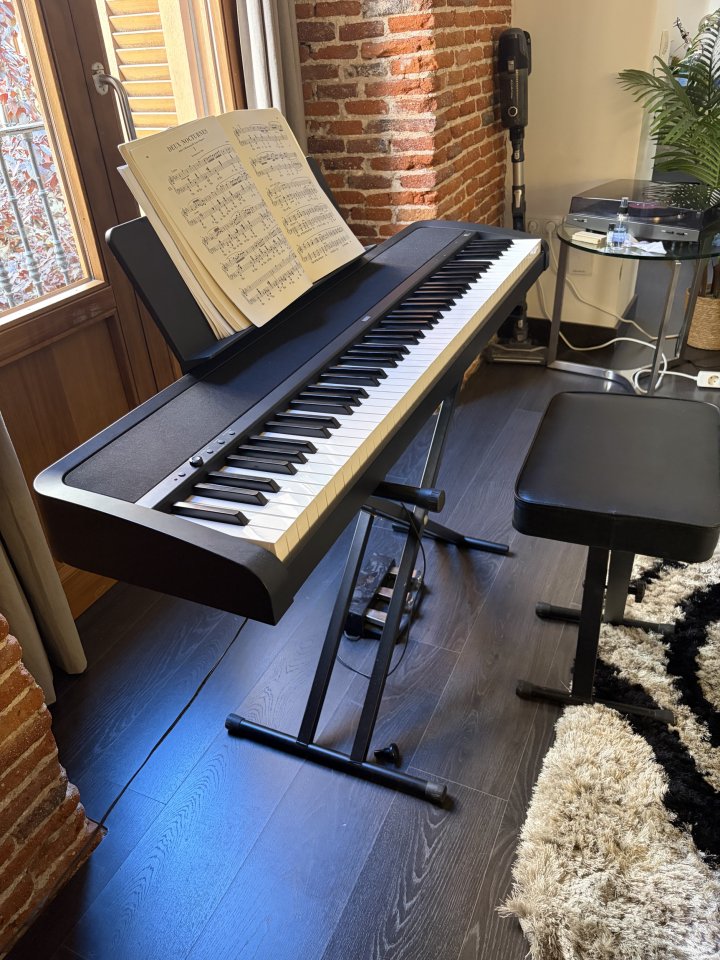 Korg B2 Teclado de segunda mano · Foto 1 de 7 · Madrid · 40 €