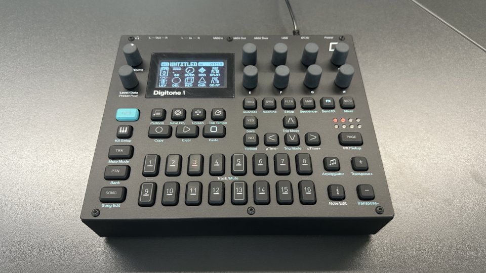 Elektron Digitone II impecable + Maleta Peli 1400 + dust cover de segunda mano · Foto 1 de 10 · Madrid · 850 €