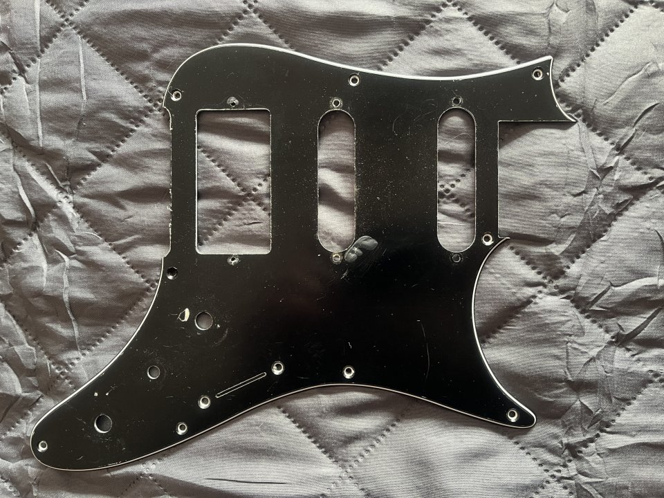 Pickguard Ibanez AZ2204BK (con protector)